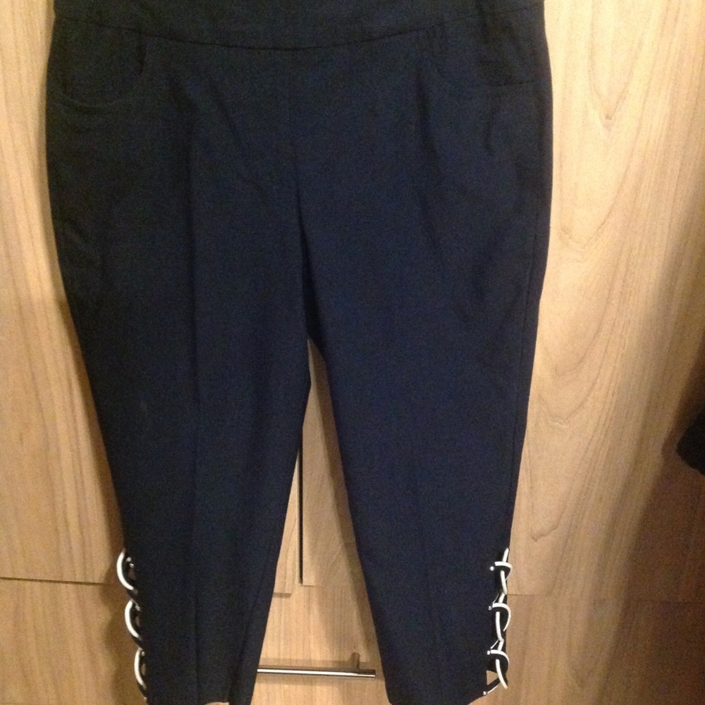 New Navy Capri - image 3